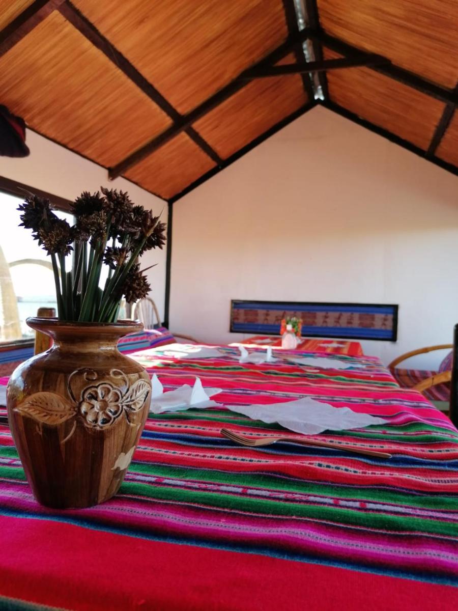Uros Lake Titicaca Lodge - Housity