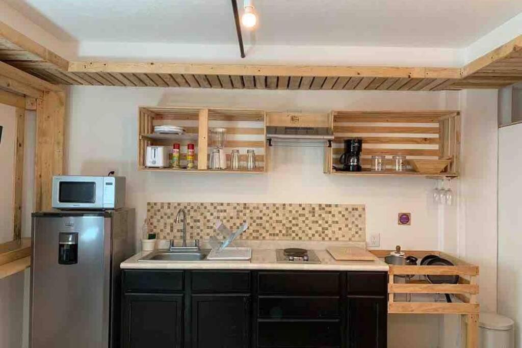 NUEVO Estudio en Playas Vicente Fox. ¡Excelente ubicación! - Housity
