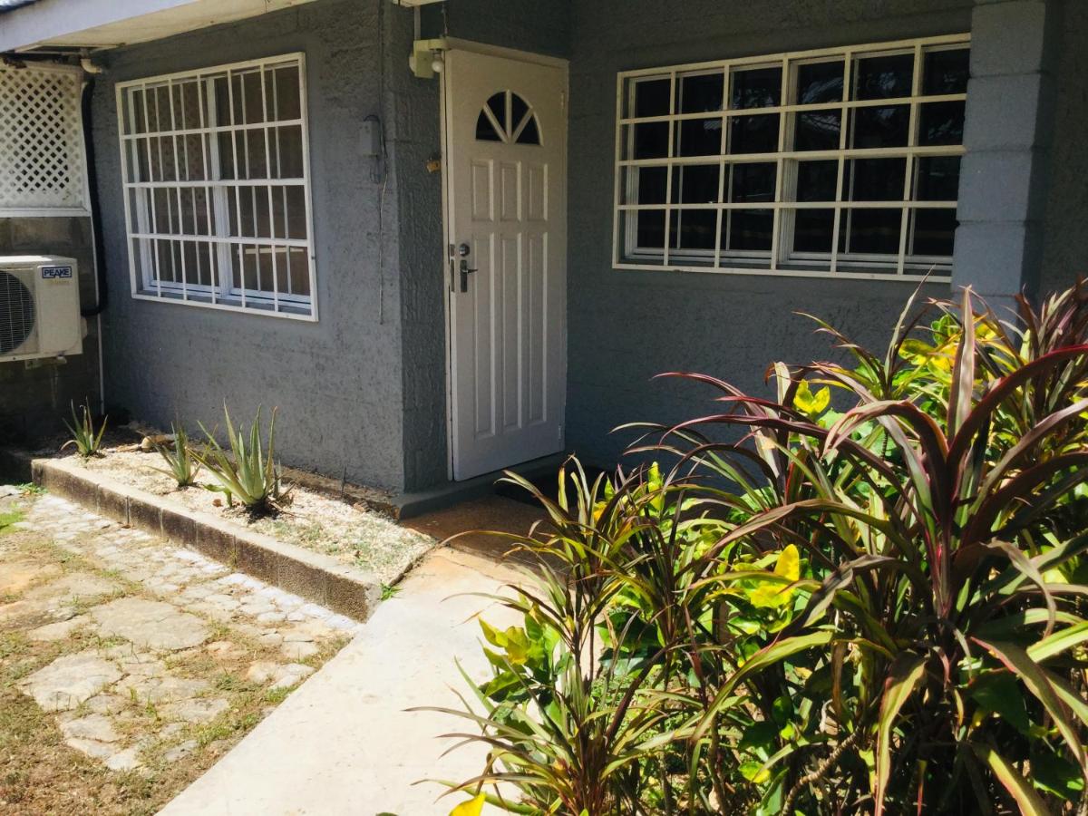 Lorna's Cottage - Housity