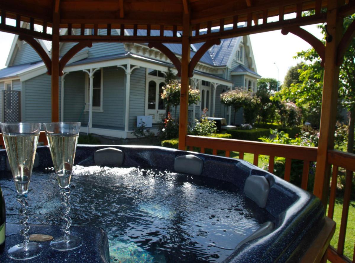 Lilac Rose Boutique Bed and Breakfast - Housity