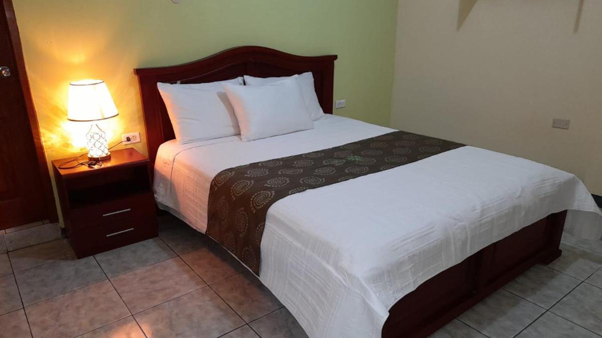 D’ RUIZ HOTEL - Housity