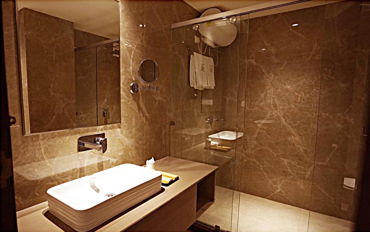Hotel Maplewood Premier Haldwani - Housity