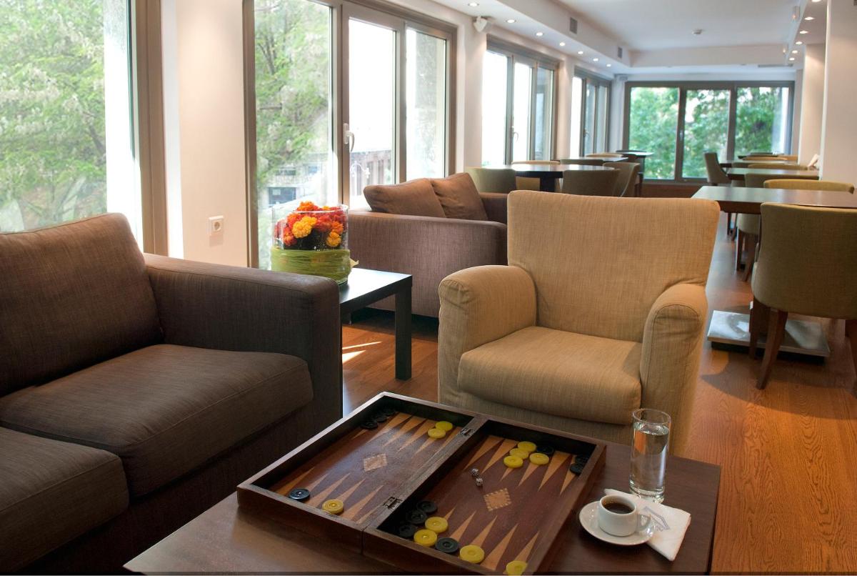 Plaka Hotel - Housity