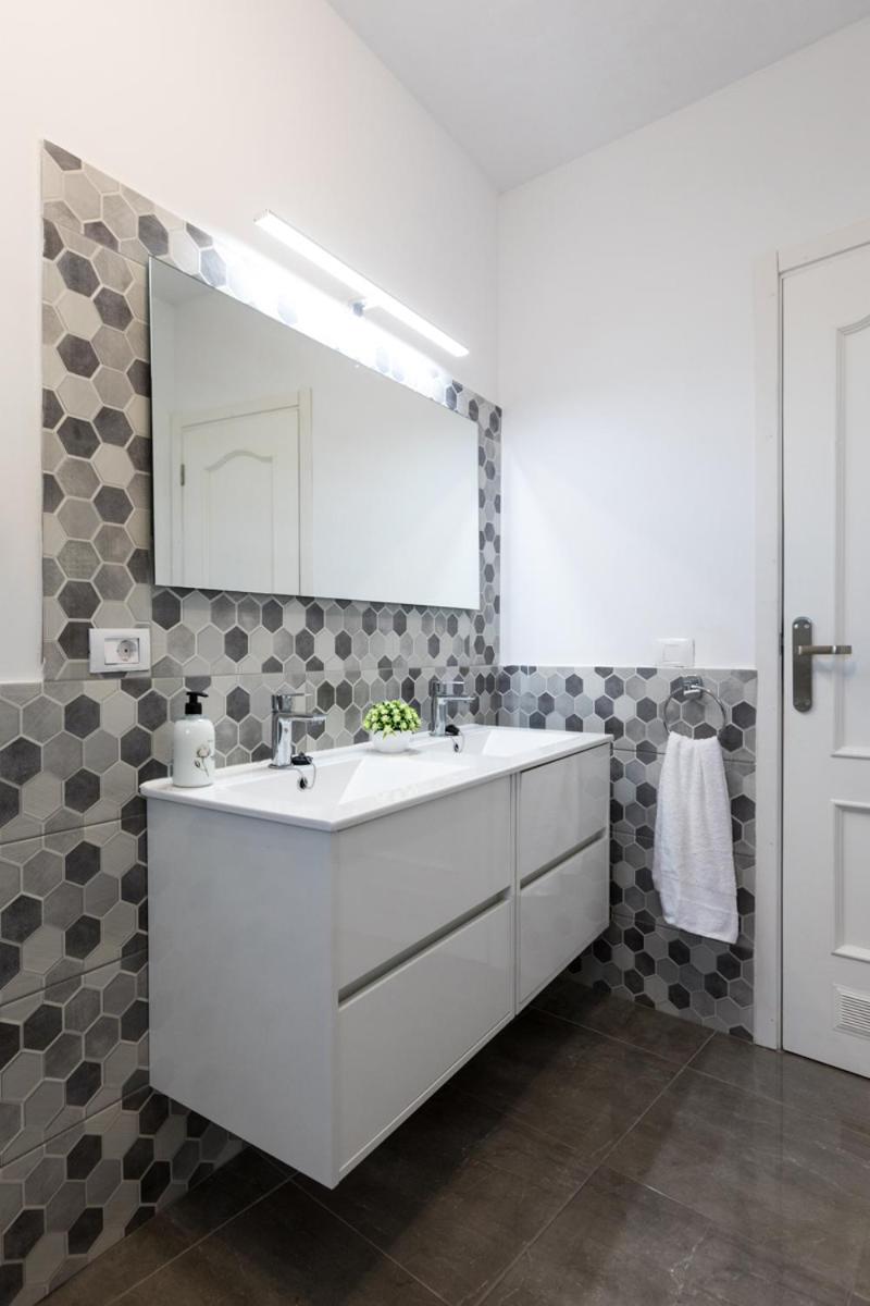 JVG VILLAS - Villa Carolina - Housity