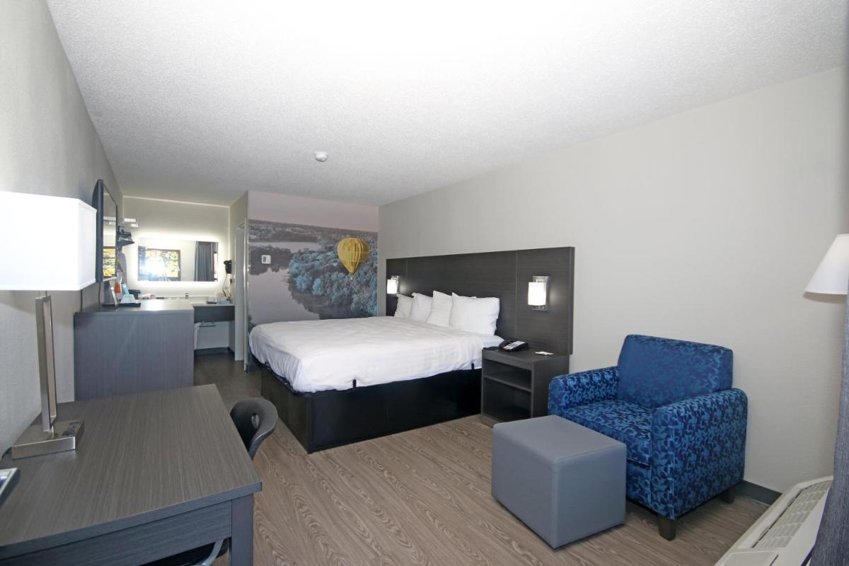 Clarion Pointe Statesville - Housity
