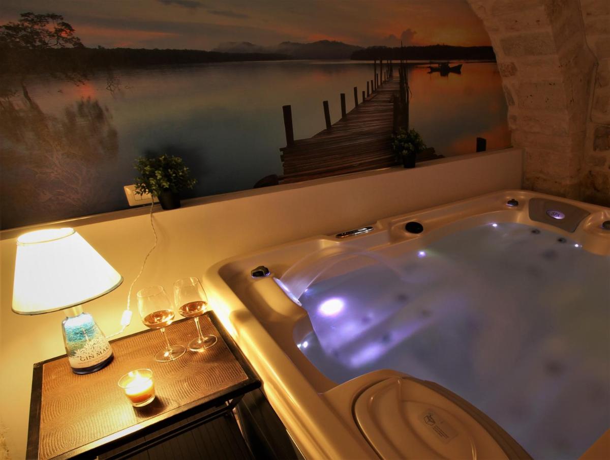 Albergo Diffuso Dimora Rossi B&B - Housity