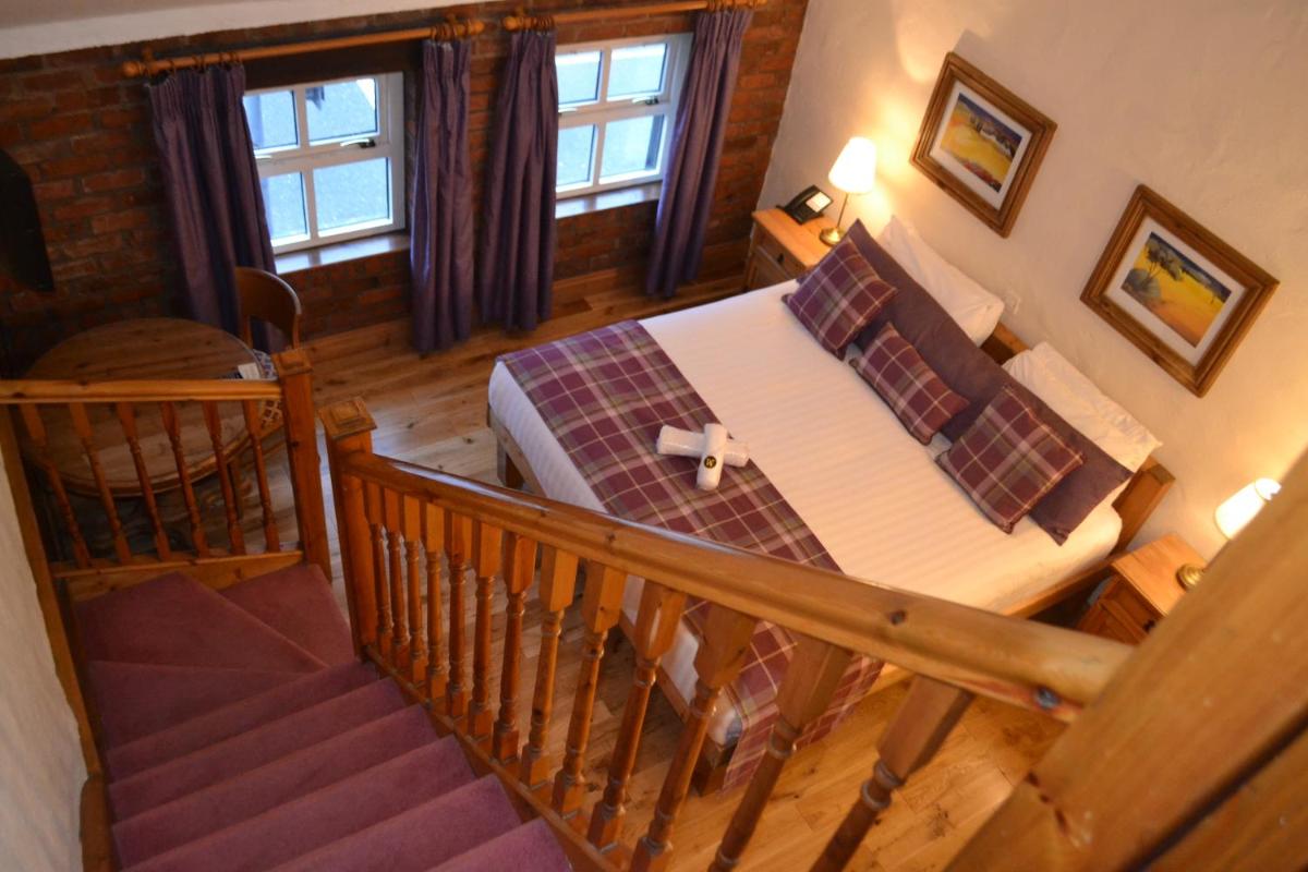 Walsh's Hotel and Apartments - Housity