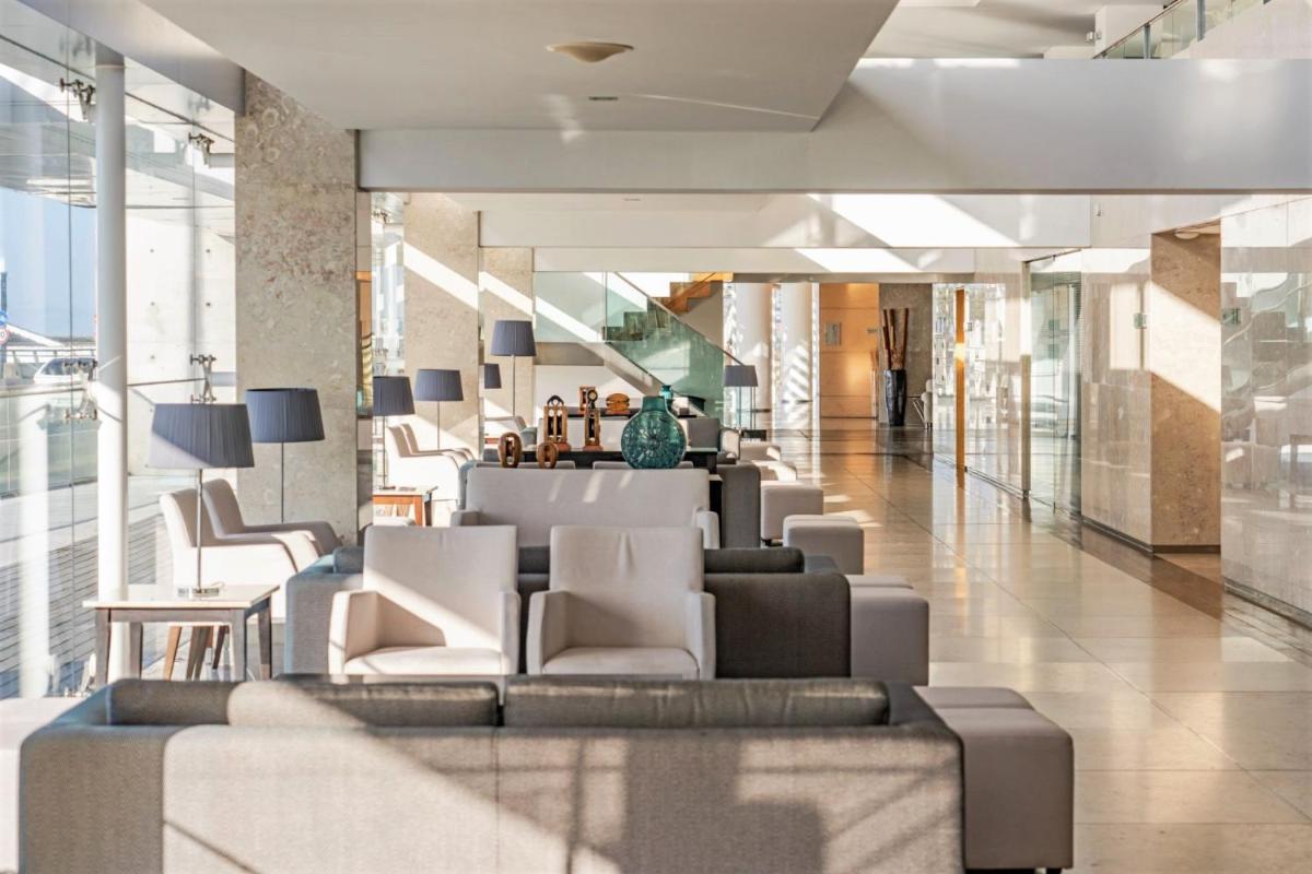 Uma área de estar em Hotel Marina Atlântico