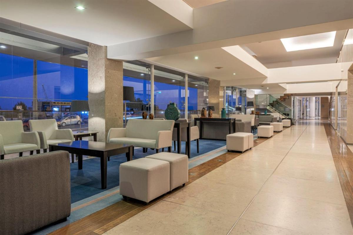 Uma área de estar em Hotel Marina Atlântico