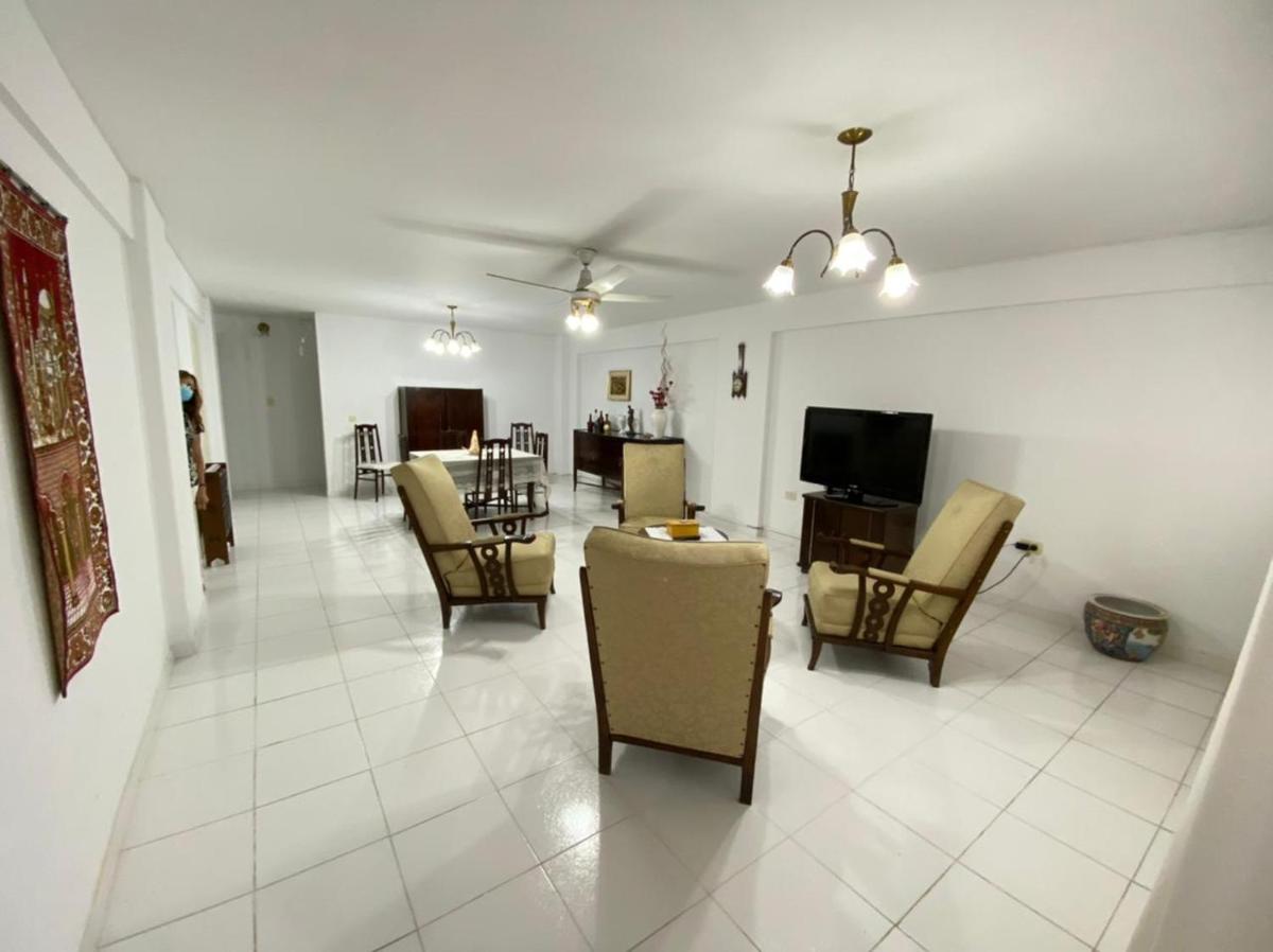 COLON 66 Departamento Temporario ideal familia - Housity