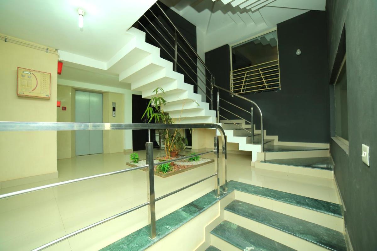 Hotel Falcon - Housity