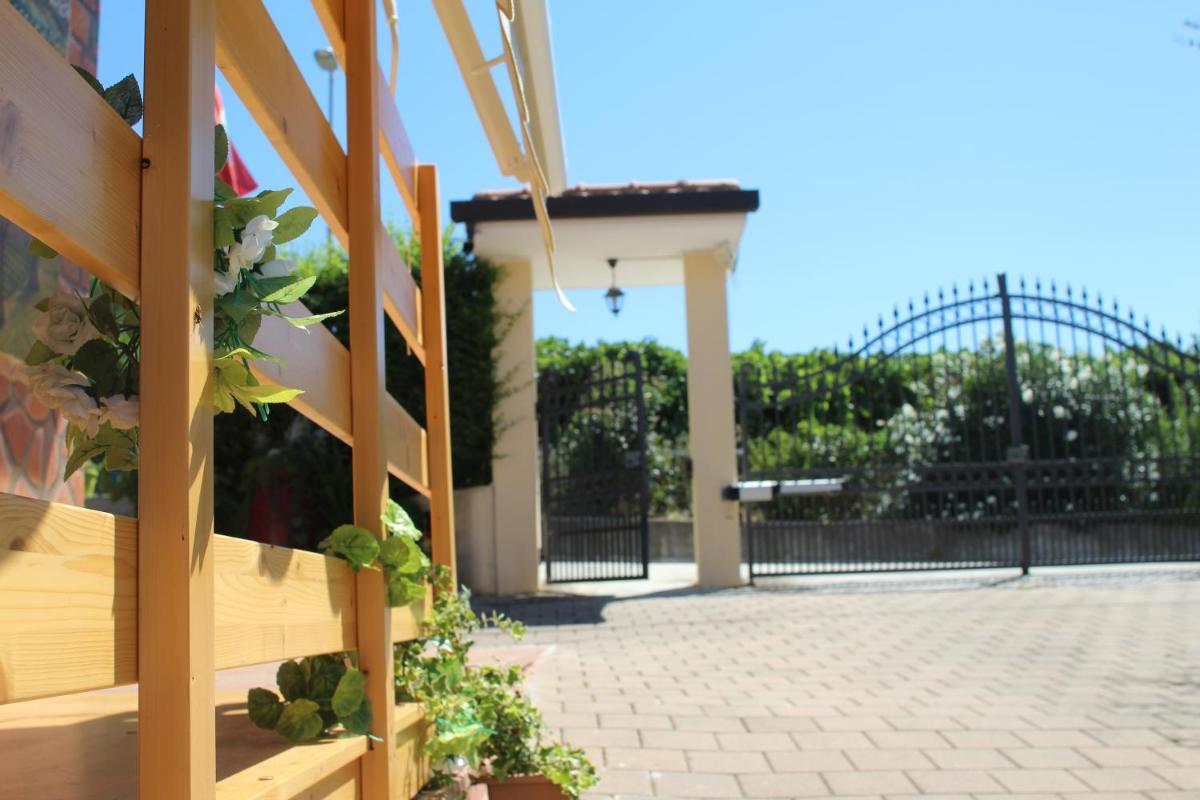 Villa Lucia B&B - Housity