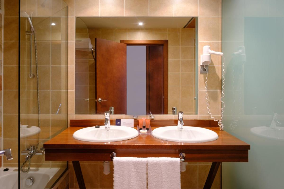 Un baño de Snö Aragon Hills