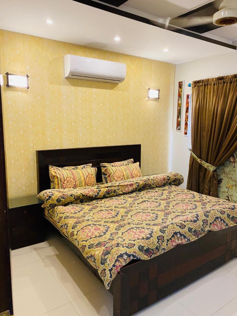 Royal Three Bed Villa Full House Dha 6 Lahore - Housity