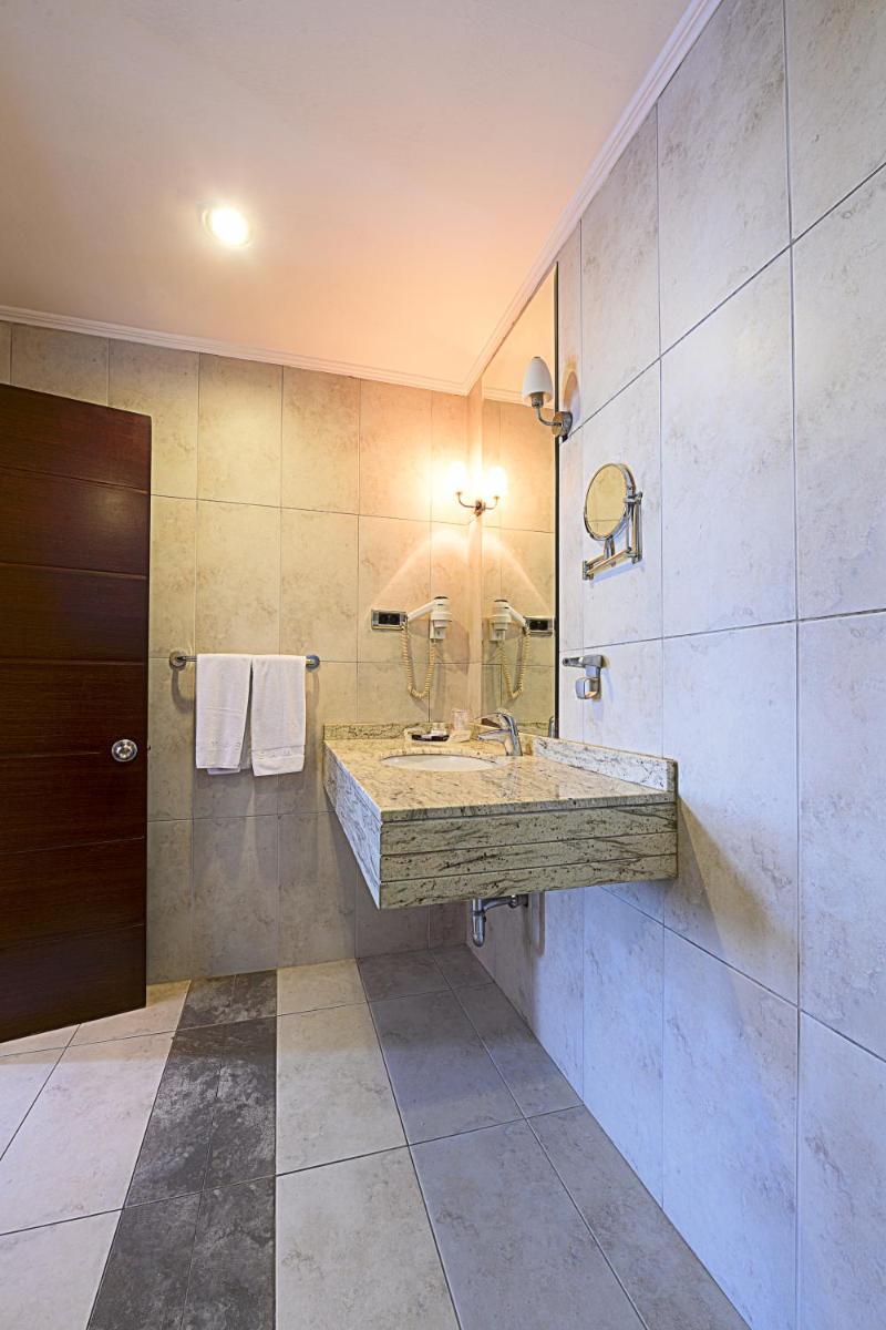 Dream Hill Business Deluxe Hotel Asia - Housity