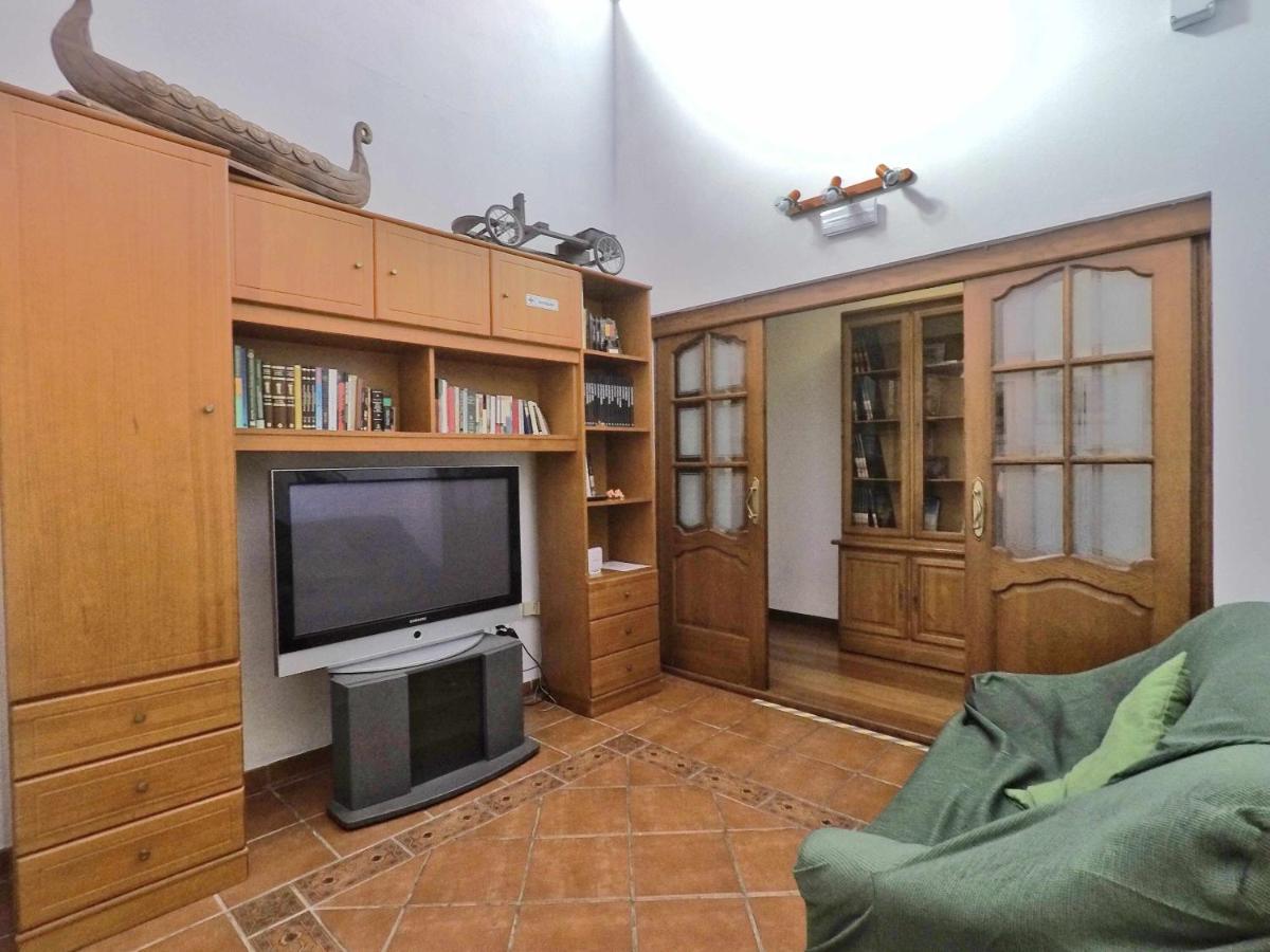 Canary Bio Hostel Tenerife - Housity