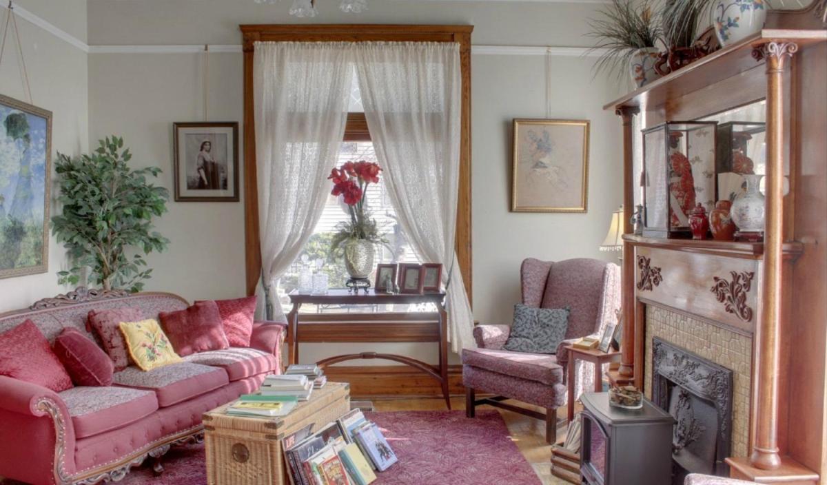 Garden House Bed and Breakfast - Housity