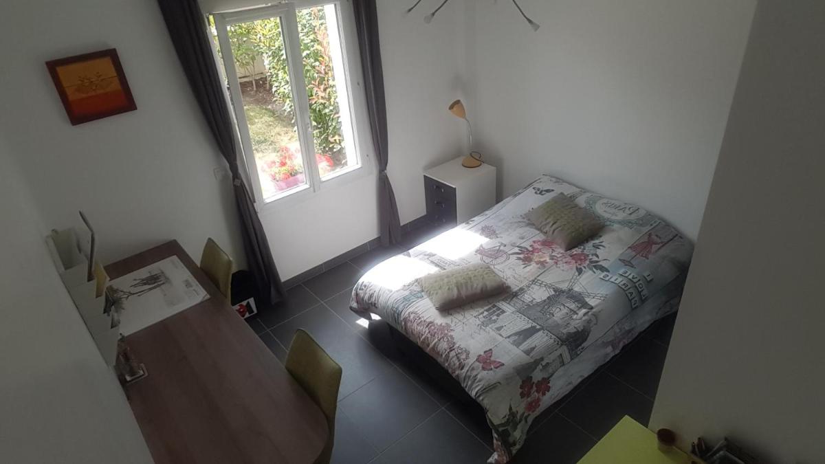 2 chambres au calme chez particulier - 30km de PARIS - Housity