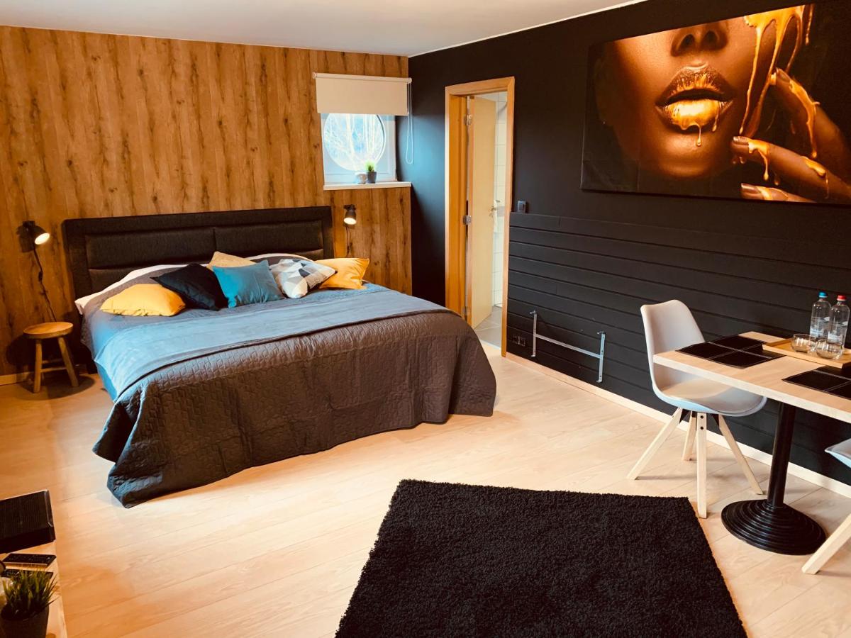 La Chambre d'en Haut - Housity