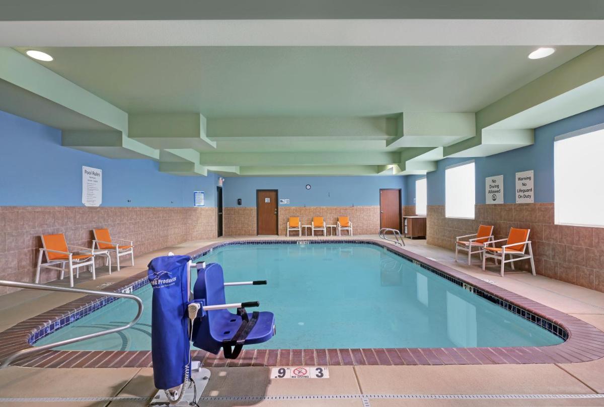 Holiday Inn Express Newport by IHG - Housity