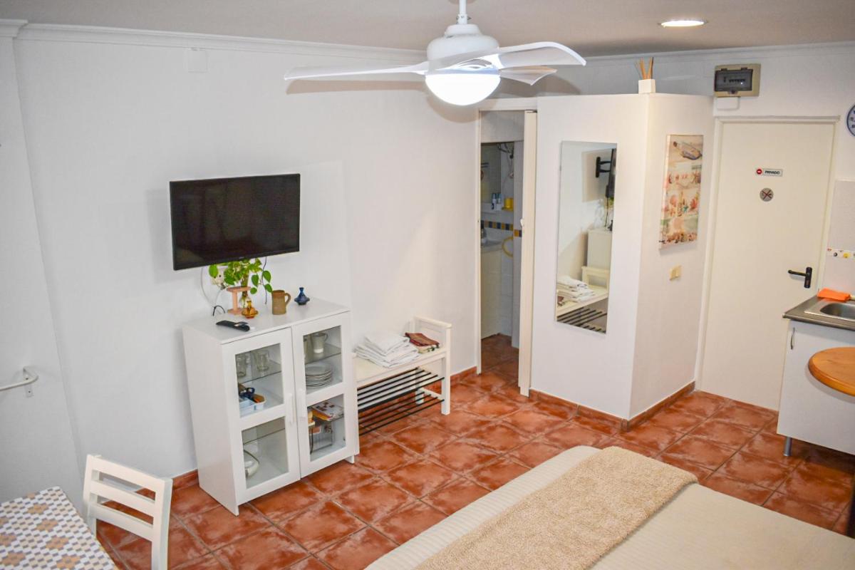 Beachback Studio Airport LPA - Housity