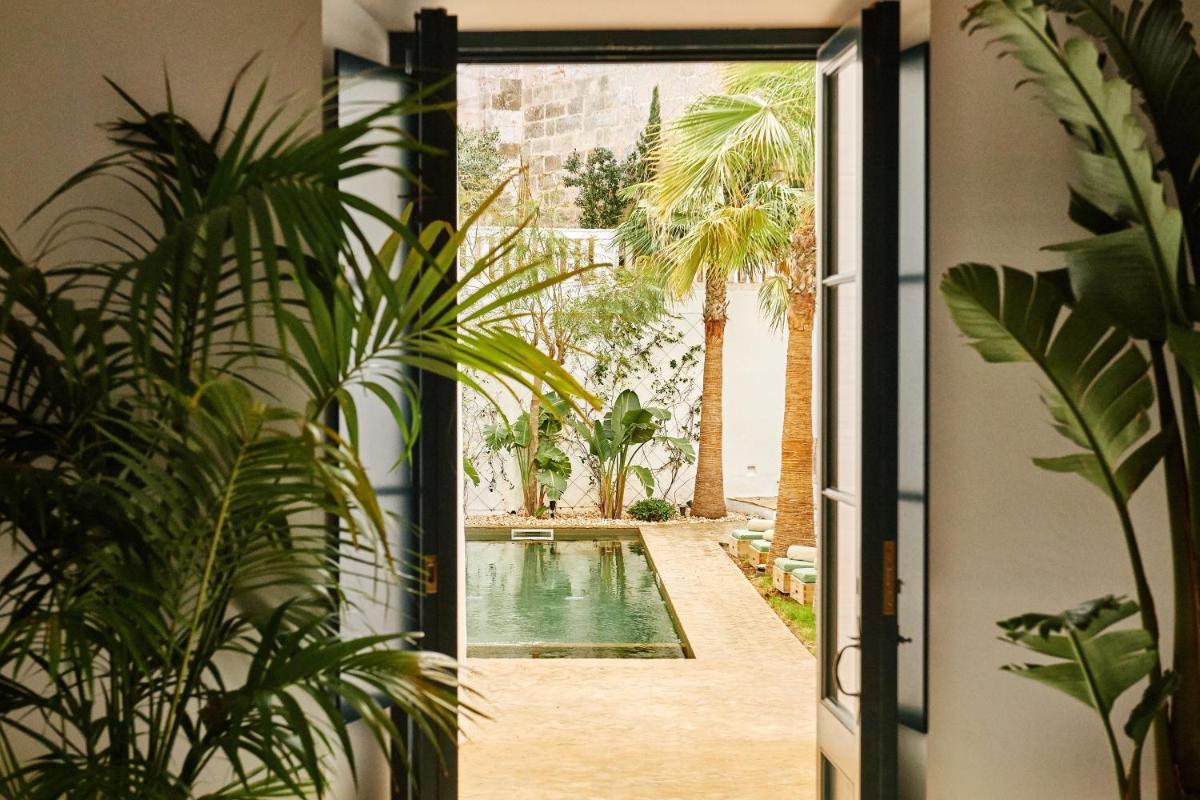 Piscina en o cerca de Faustino Gran Relais & Chateaux