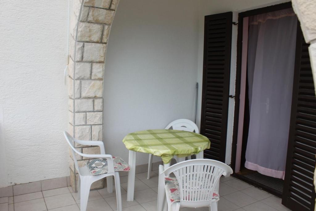 Summer house in Novalja - Housity