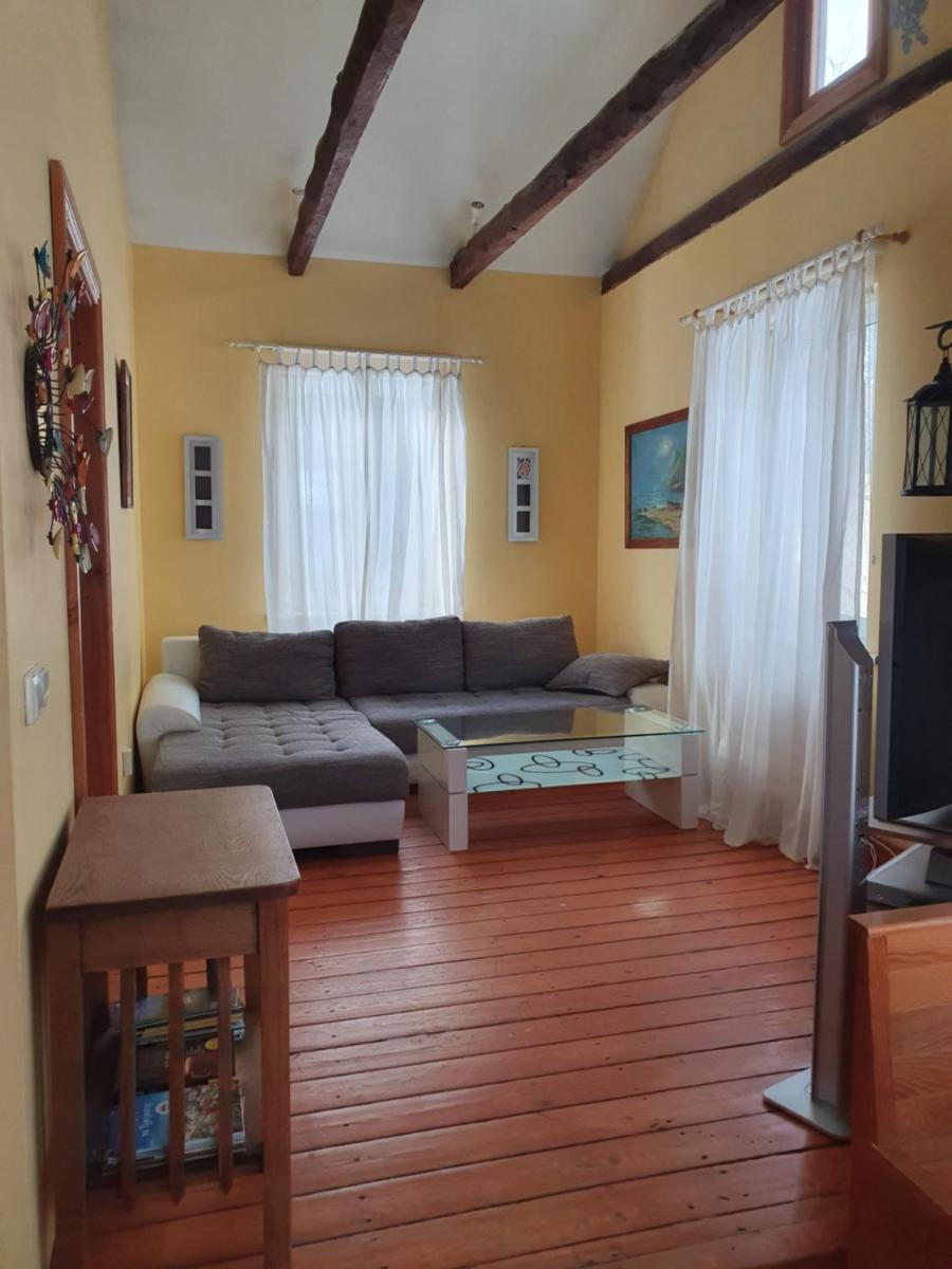 Mini-house with garden in Jurmala - Housity