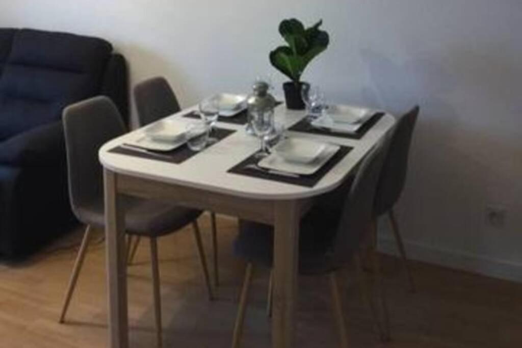 Appartement rez-de- chaussée sur le port wi-fi 4G - Housity