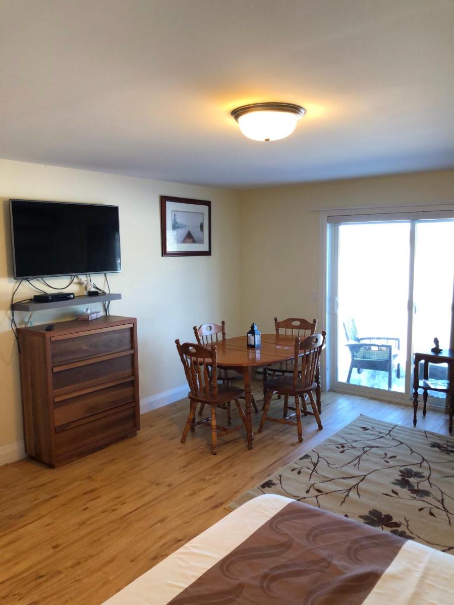 Muskoka Lakes Hotel and Resorts - Housity