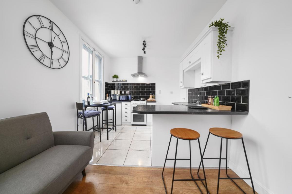 Central Gem of Leamington Spa - Sleeps 5 - Housity