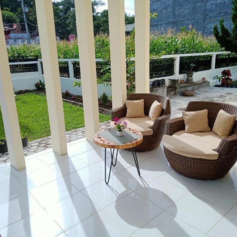 Blesshomestay Samosir - Housity