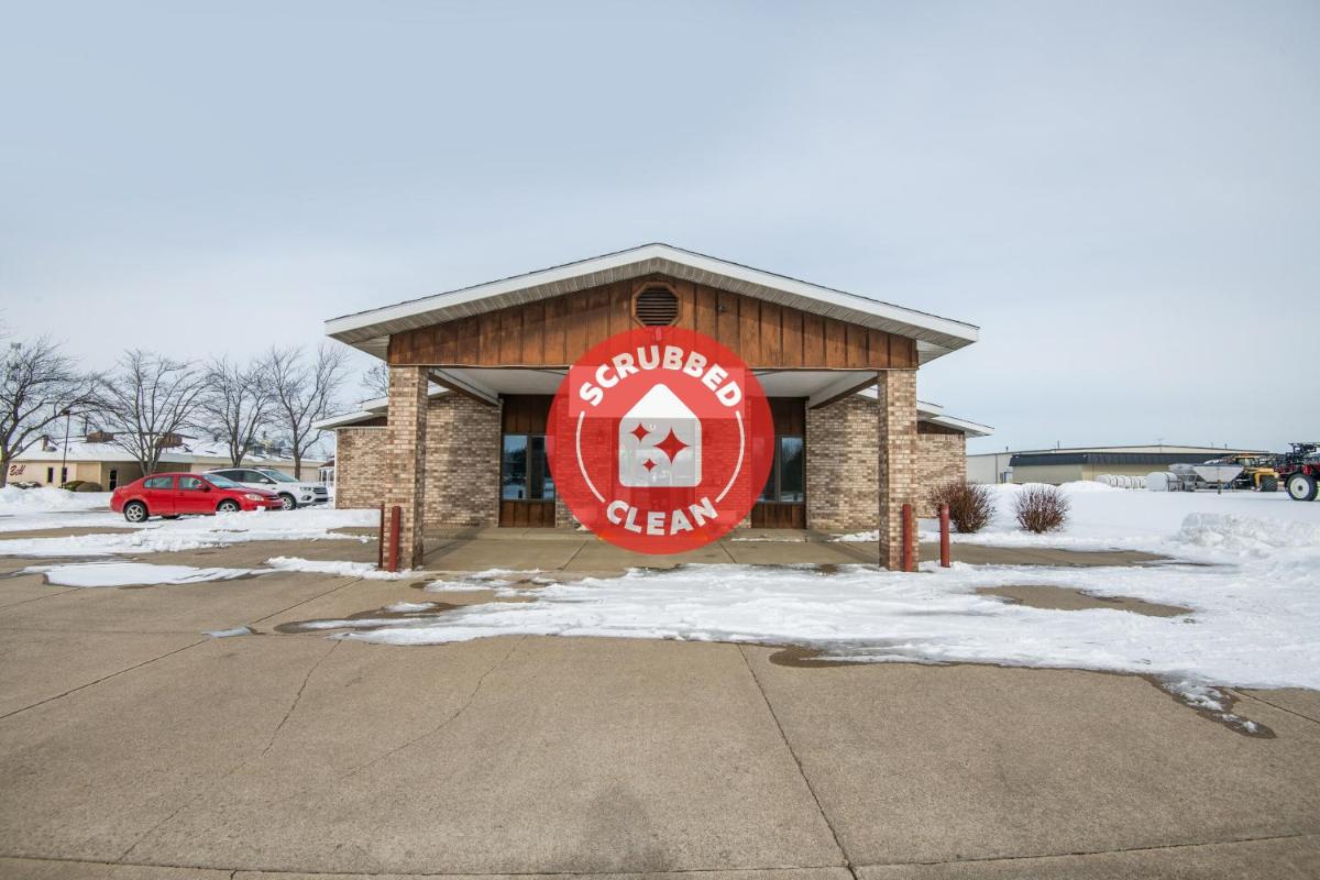 OYO Hotel Chesaning Route 52 & Hwy 57 - Housity