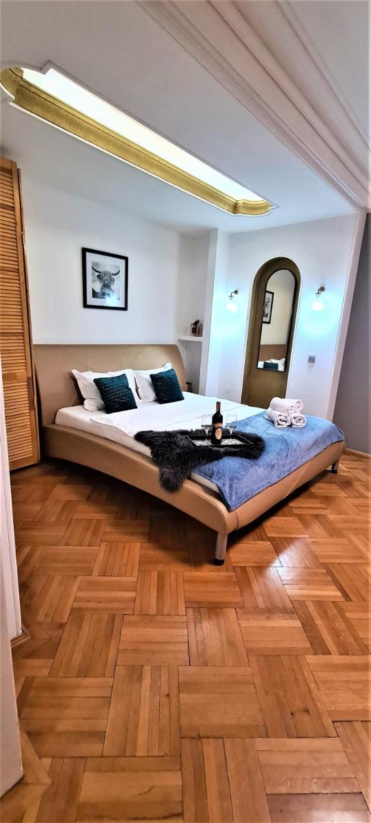 Central Arghezi Art Deco Apartment Piata Universitatii - Housity