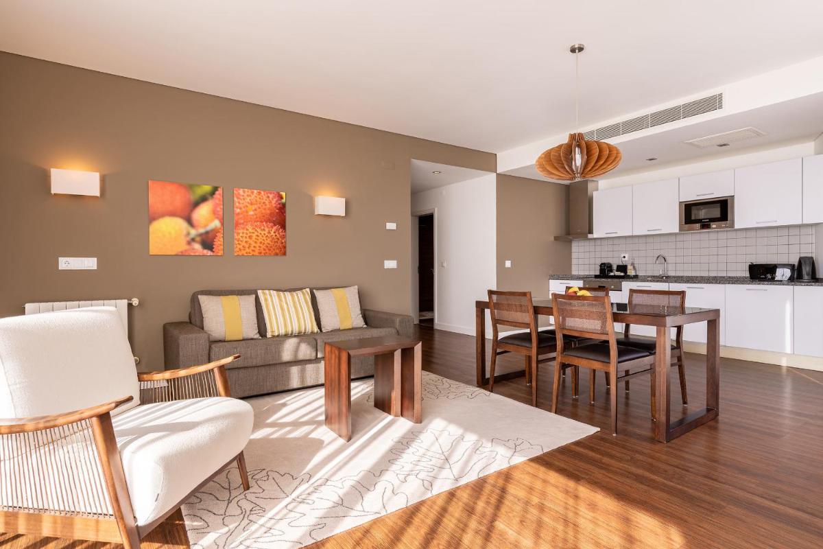 A cozinha ou kitchenette de Monchique Resort & Spa