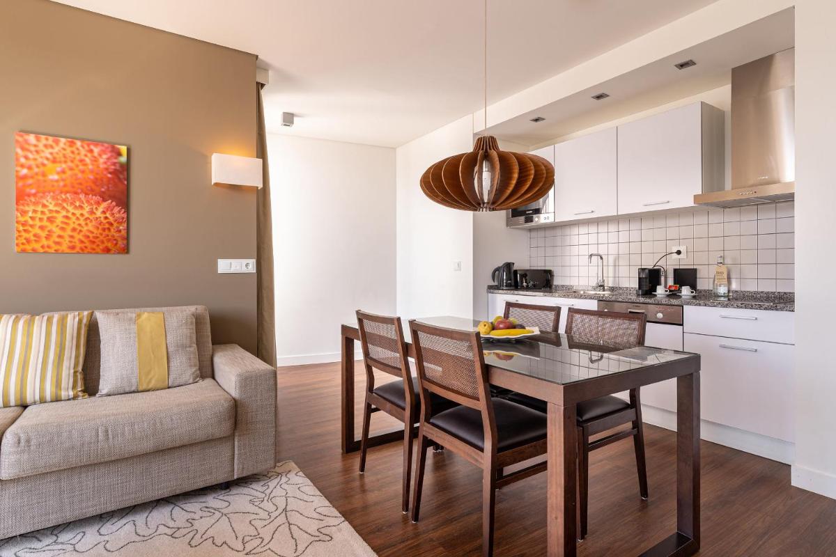 A cozinha ou kitchenette de Monchique Resort & Spa
