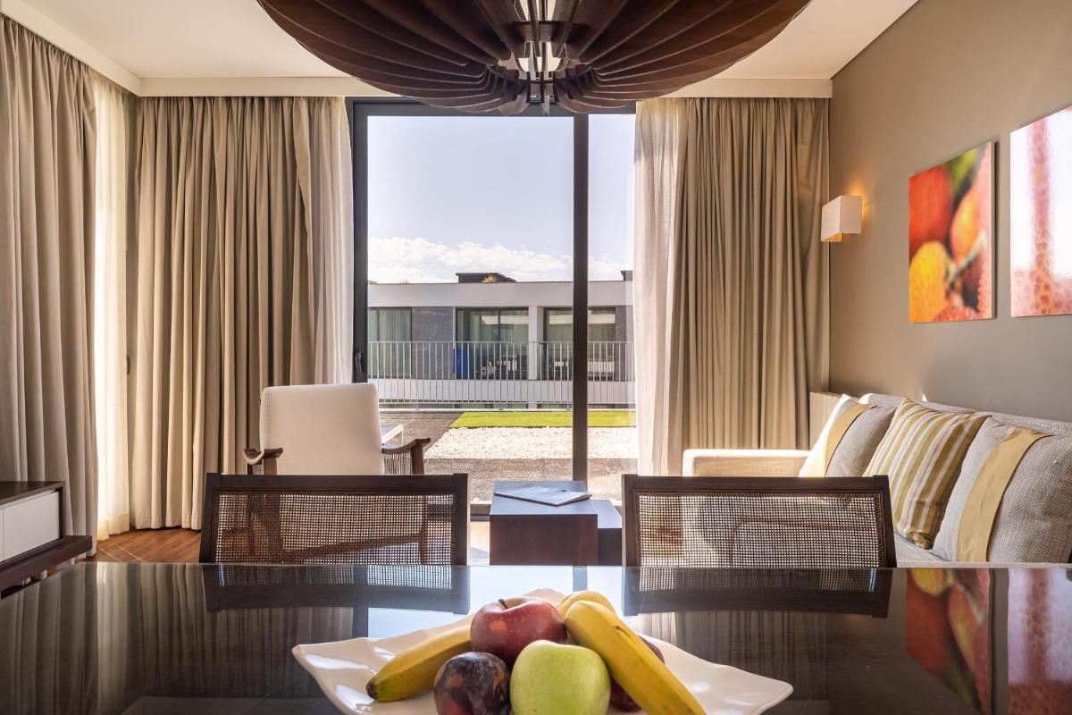 Uma área de estar em Monchique Resort & Spa