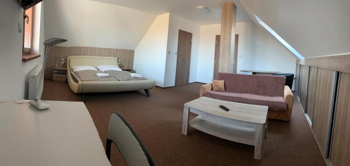 Penzion Čavisov - Housity