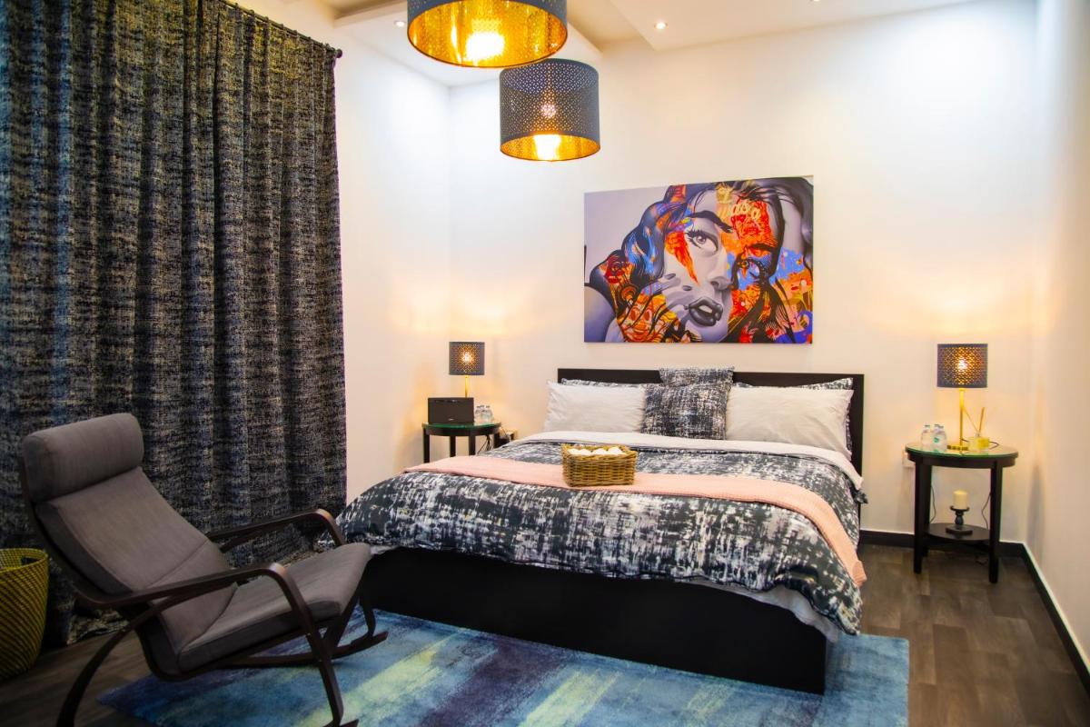 Relax & Enjoy Time w/ Mahrous Houses 2BR/3BA/Office/Kitchen /Living/Dining & Dressing Rooms - Hizvo