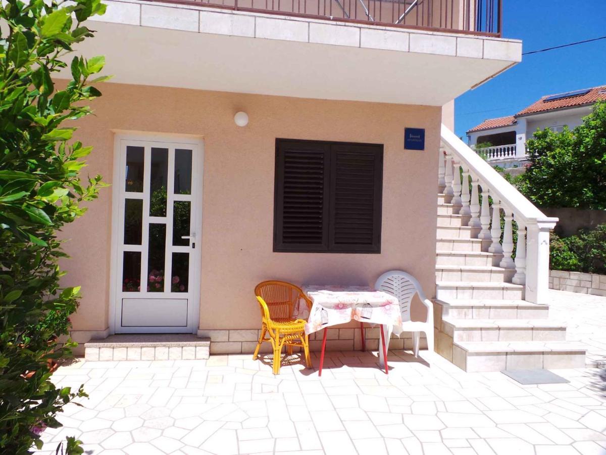 Apartments in Novi Vinodolski 38122 - Housity