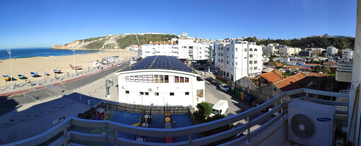 Beachfront Apartment Nazaré - Housity