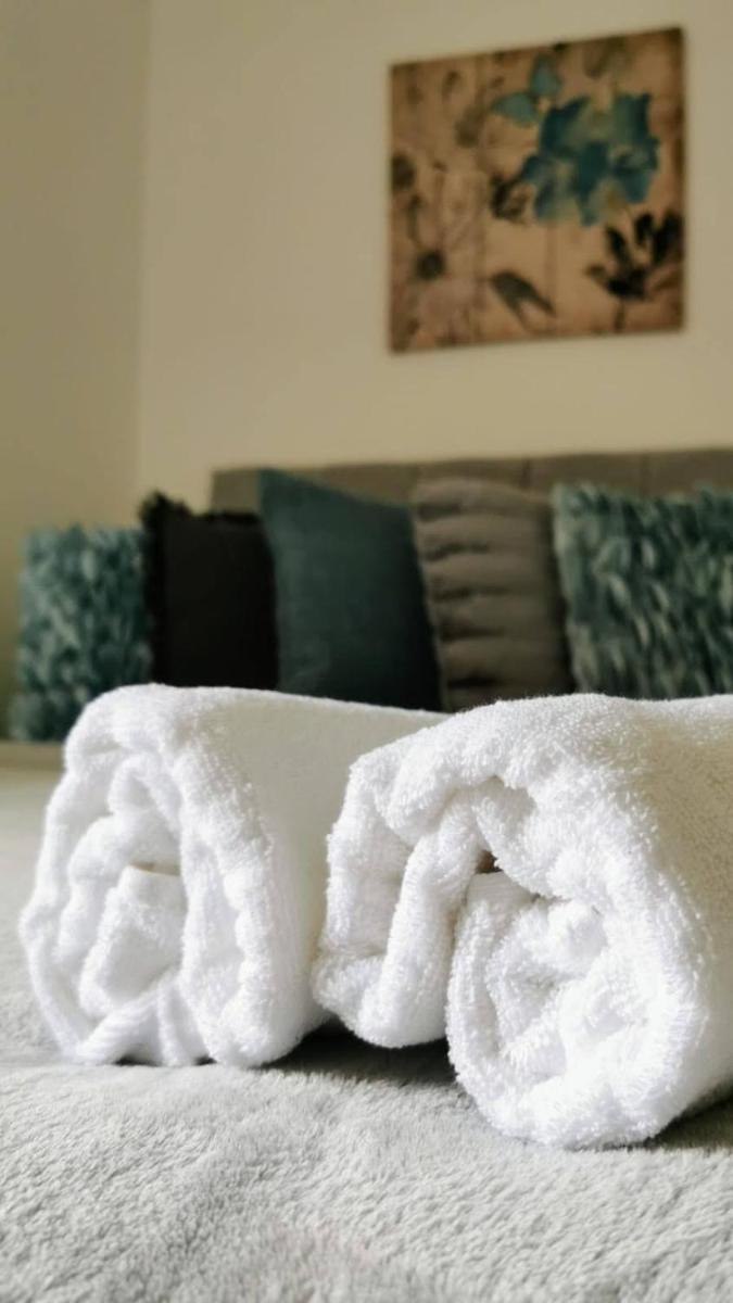 C Amazing 5 Beds Sleeps 7 For Worker or Families by Your Night Inn Group - Housity