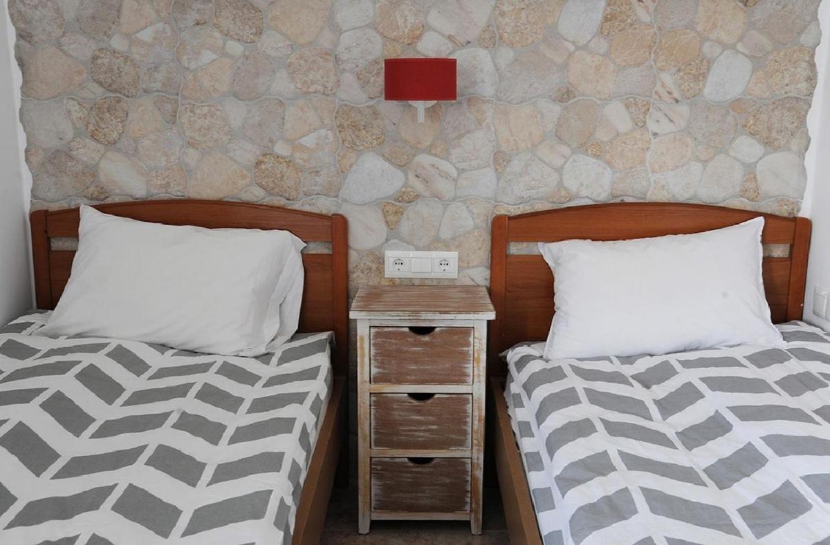 Pension Subirats Perello - Housity