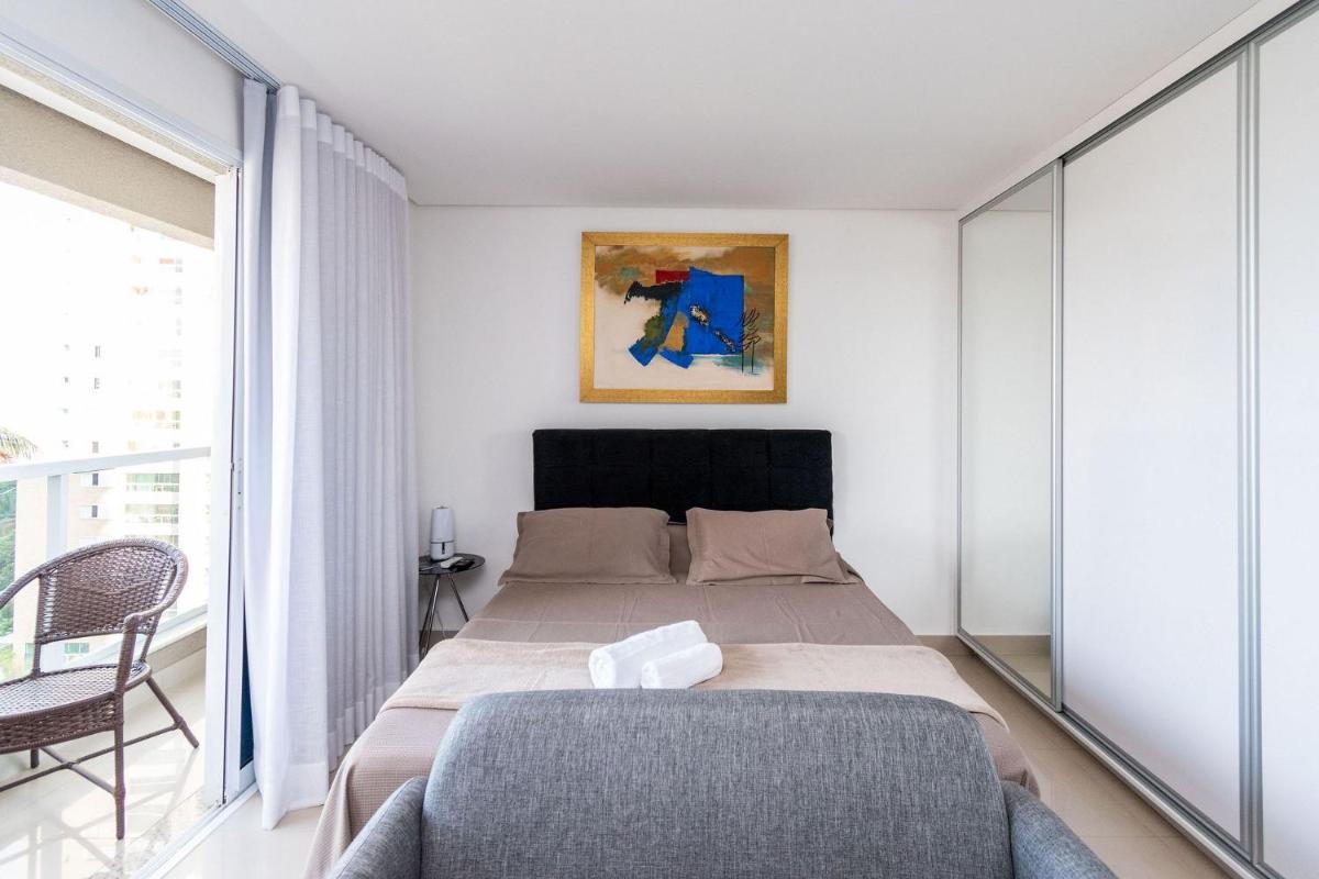 Flat estiloso com vista para piscina do The Expression - Setor Bueno - TH606 - Housity