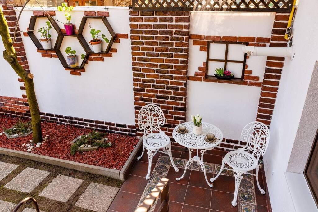 Cozy house with nice garden in heart of city center - Housity