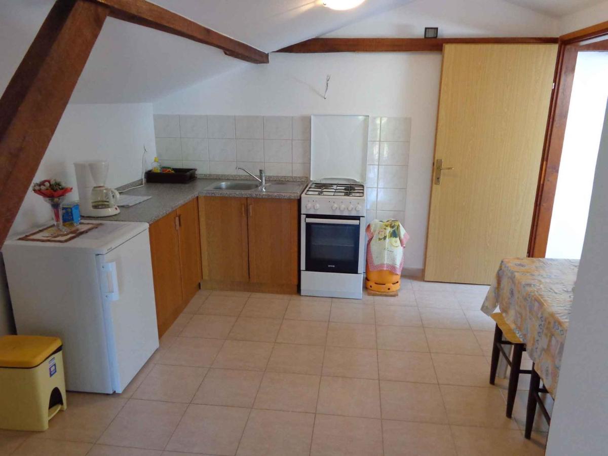 Apartment in Sveta Marina/Istrien 8787 - Housity