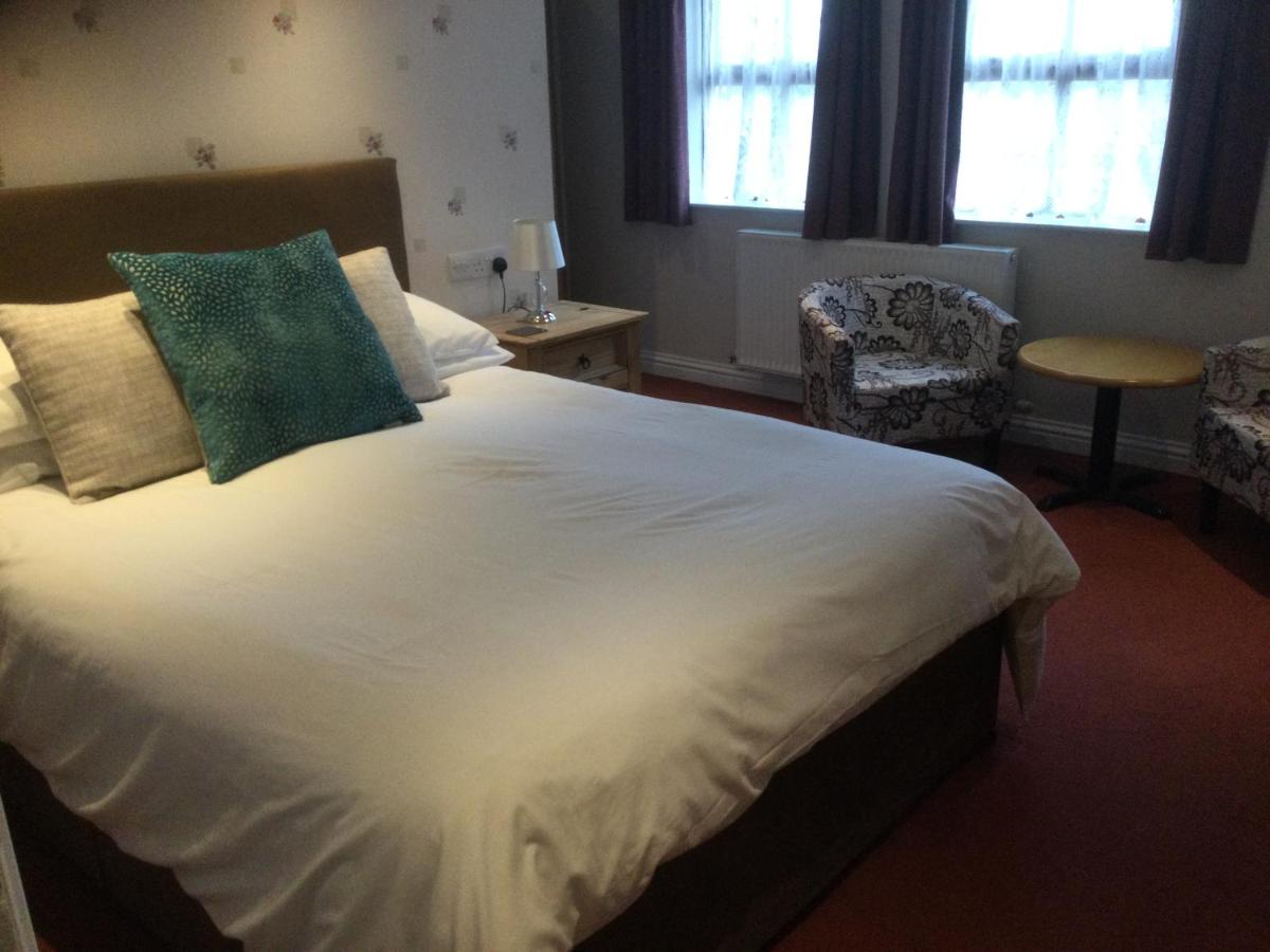 New Overlander Inn - Housity