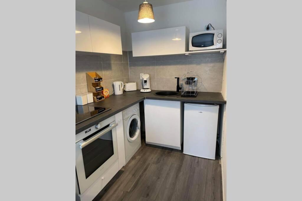 Suitetrails - Joli T2, jacuzzi, jardin et parking privés, métro