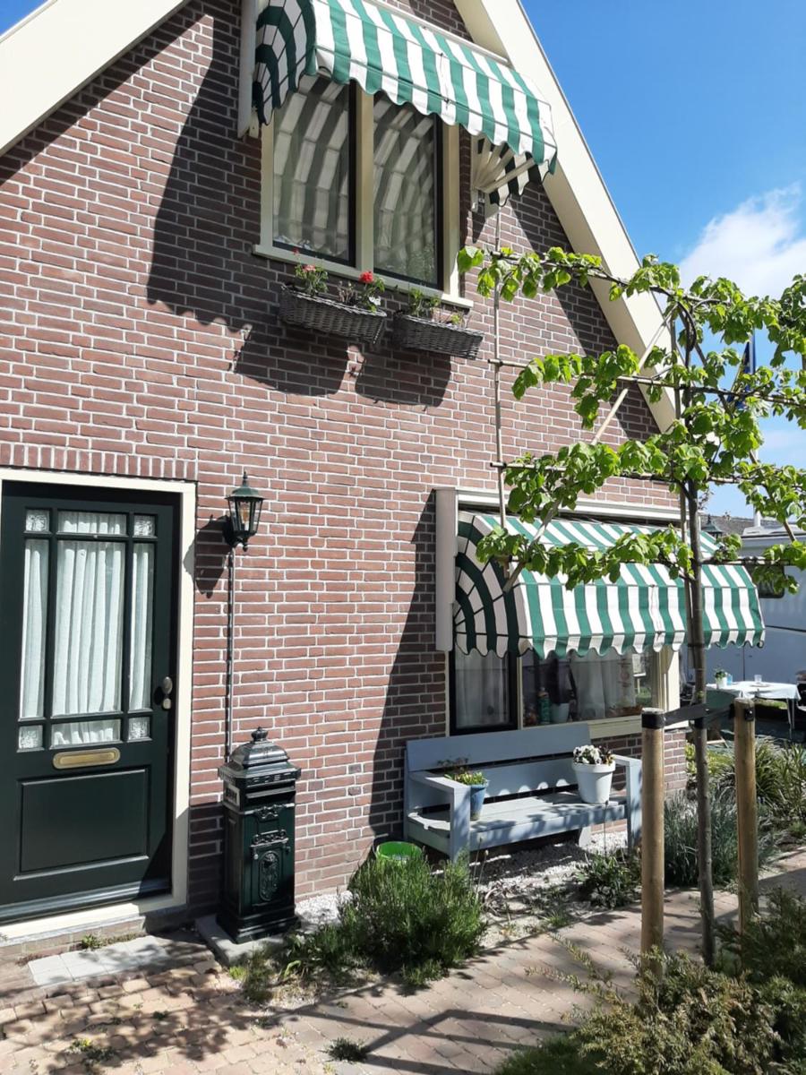 The Country Yard - Housity