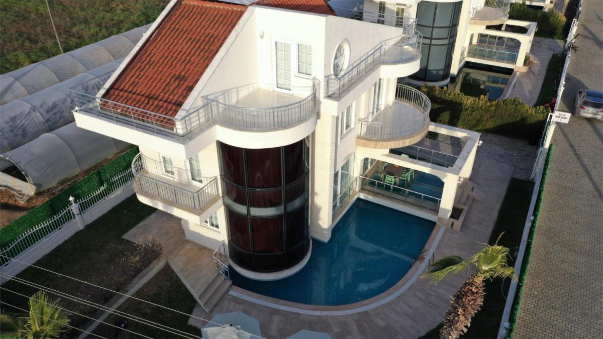 Crystal Water Deniz Saray Villa 1 - Housity